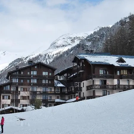 Hotel Les Hauts Du Rogoney 4*